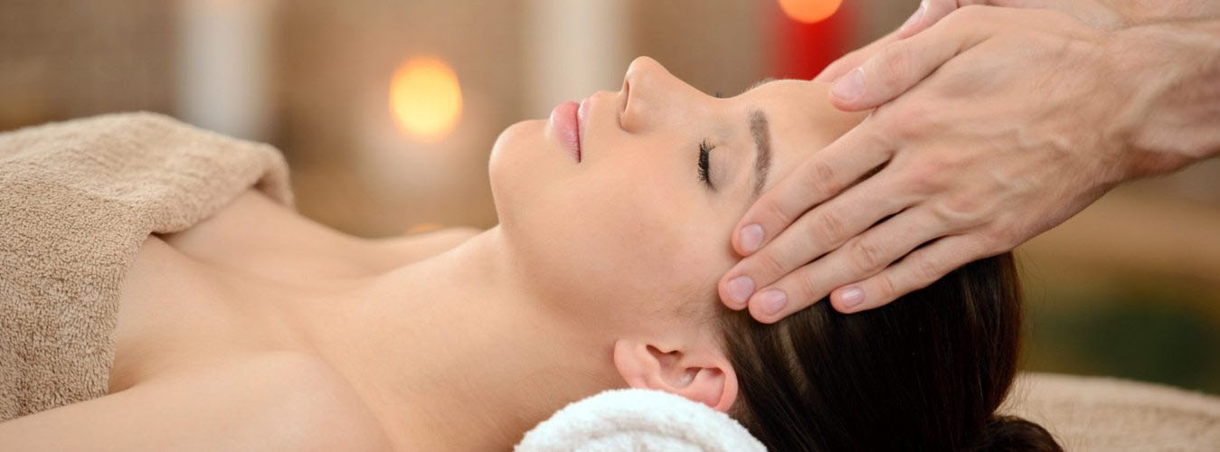 women is feeling relaxed at signature massage center I-8 Markaz.